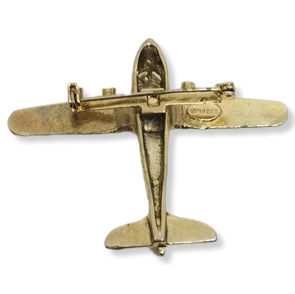 VINTAGE PISCES BRAND 1970s GOLDTONE WW2 BOMBER PLANE BROOCH - Picture 6 of 7